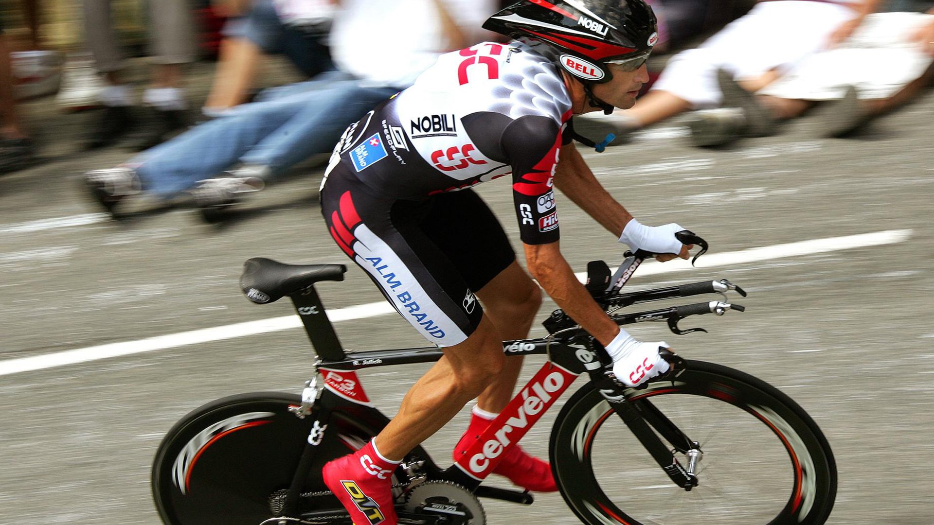 加拿大队在国际乒联混合团体世界杯中的比赛经验与成长，加拿大乒乓球挑战赛